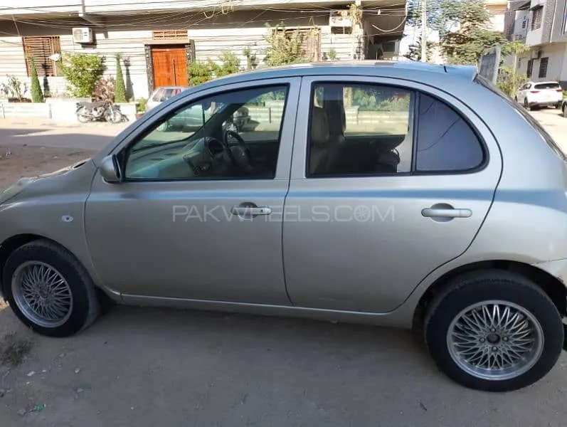 Nissan March 2002 for Sale in Karachi Image-1