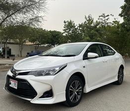 TOYOTA COROLLA ALTIS X 1.6 AUTOMATIC NEW SHAPE (1600cc)
Model 2021 || Registered 2021
Only 36,000 KM
SUPER WHITE Color
Left Side 2 pcs and Right Side 1 pc Repainted on Scratches 
Company Maintained 
AUTOMATIC Transmission
ORIGINAL X NEW SHAPE
Original ALPINE TV
Just like Brand New
READY DELIVERY 
EXCHANGE POSSIBLE WITH ANY CAR

For inspection
Available at SUPREME CARS
Plot # 151/F,Under Imam heights,Shop no.1&2, Main Khalid Bin Walid Rd, Karachi, Sindh 75400

|  Premium Cars  |  Best Prices  |  Optimum Performance | 
#Supremecarsgang