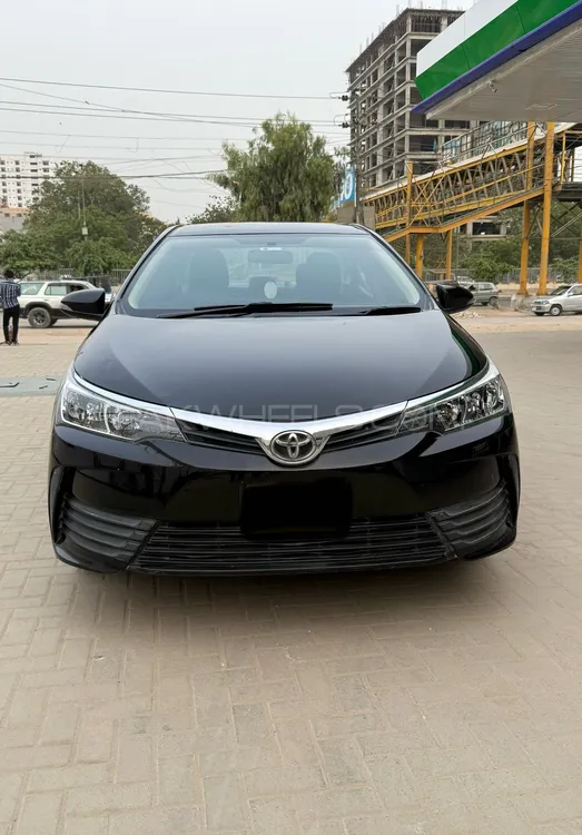 Toyota Corolla 2018 for Sale in Karachi Image-1