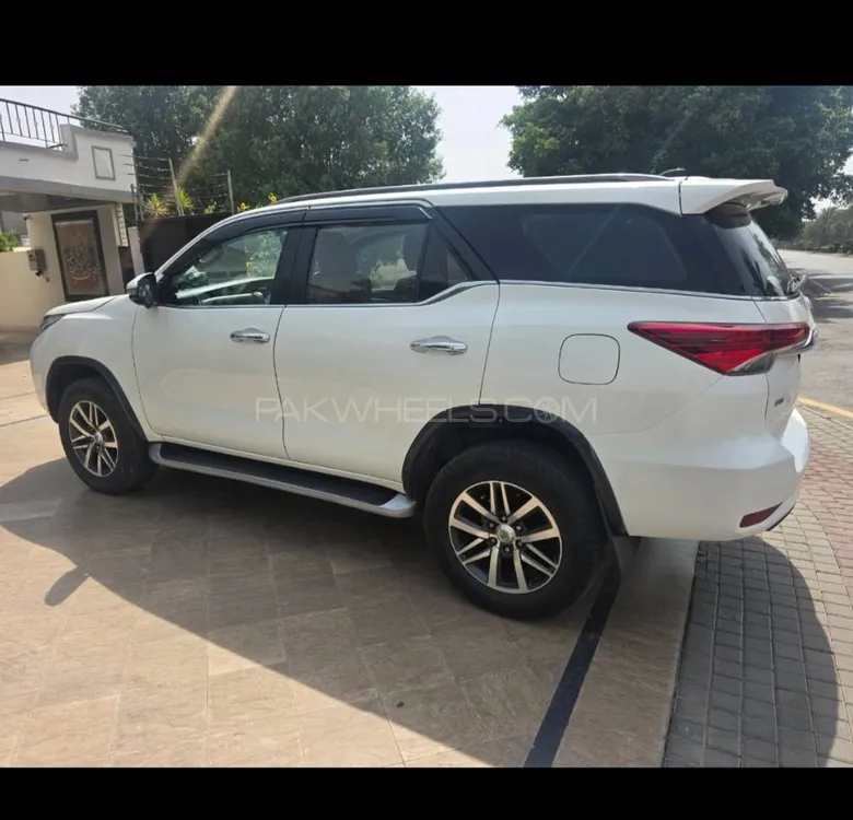 Toyota Fortuner 2018 for Sale in Lahore Image-1
