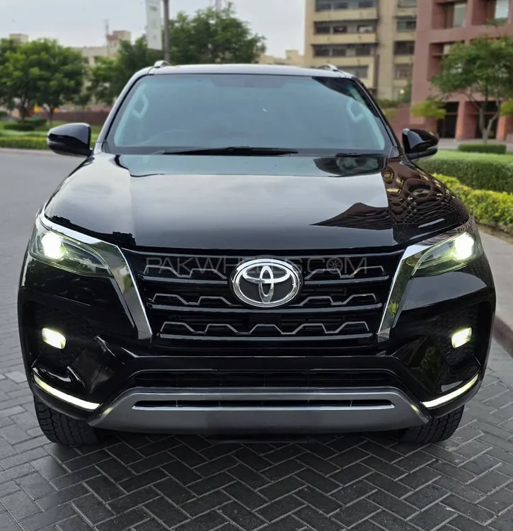 Toyota Fortuner 2021 for Sale in Karachi Image-1