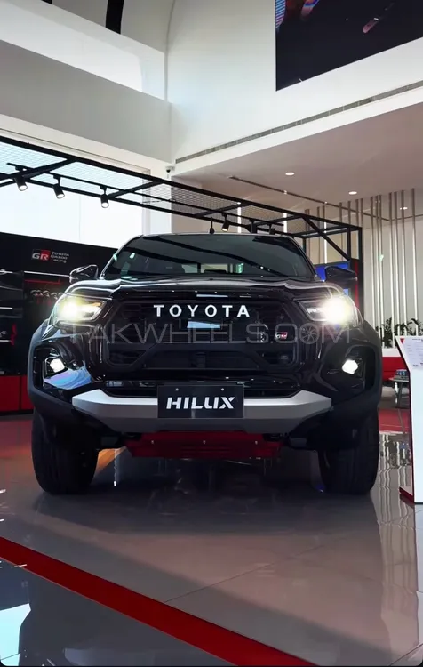 Toyota Hilux 2025 for Sale in Sahiwal Image-1