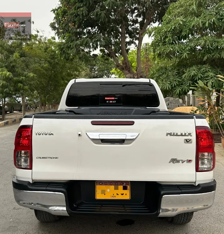 Toyota Hilux 2021 for Sale in Karachi Image-1