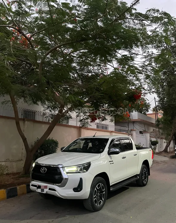 Toyota Hilux 2021 for Sale in Karachi Image-1