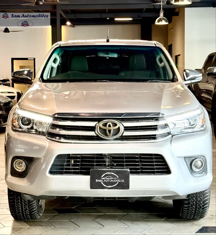 Toyota Hilux 2021 for Sale in Karachi Image-1