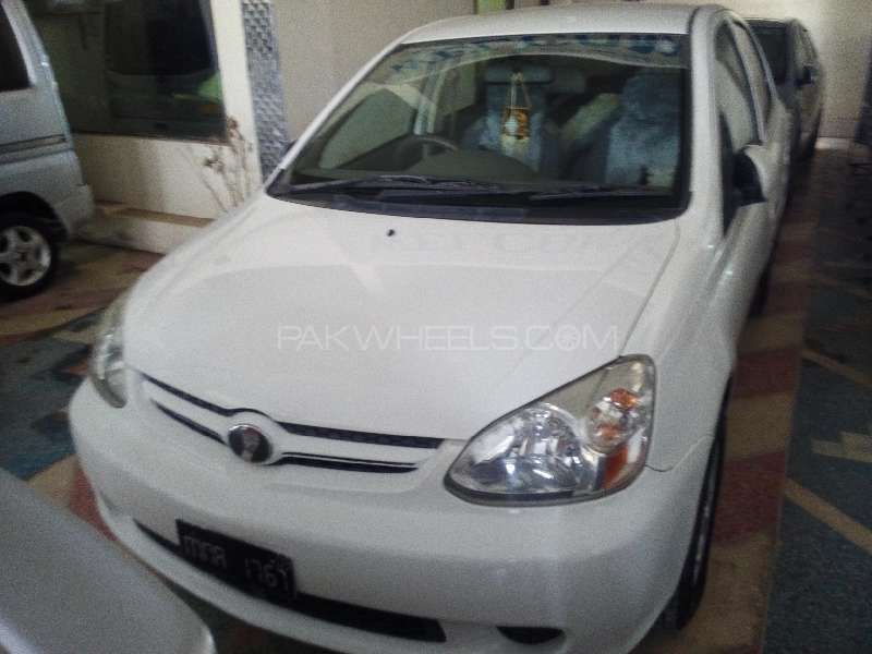 Toyota Platz 2005 for Sale in Multan Image-1