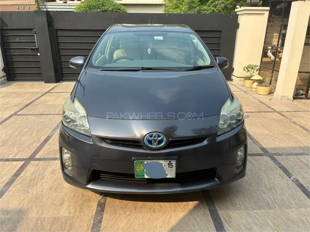 Toyota Prius 2011 for Sale in Lahore Image-1