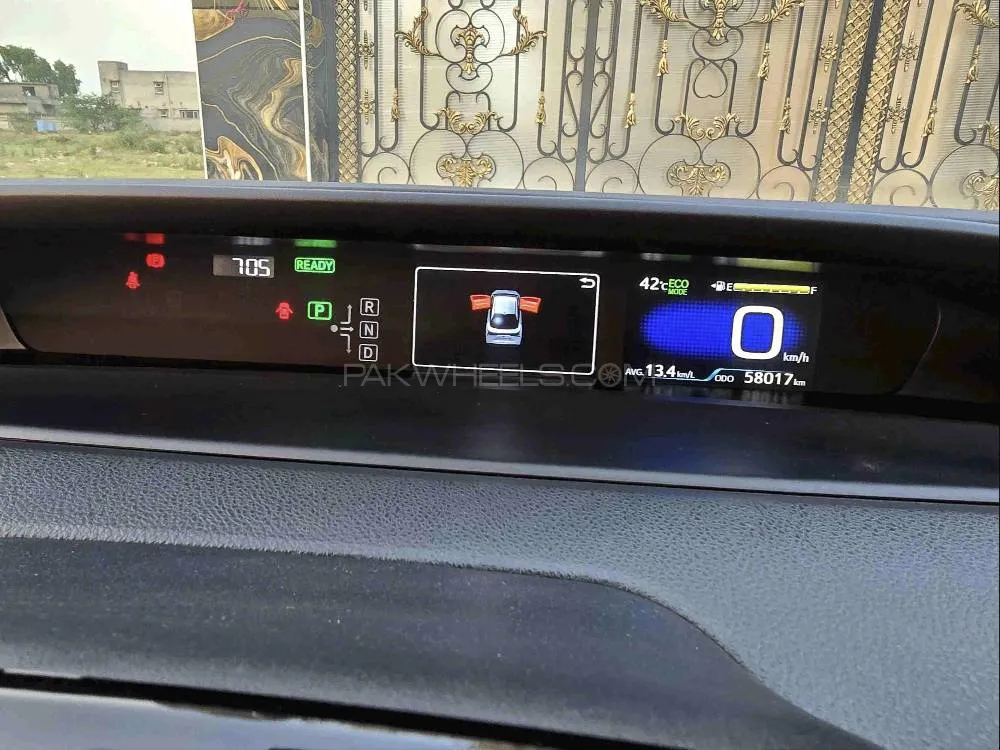 Toyota Prius 2020 for Sale in Lahore Image-1