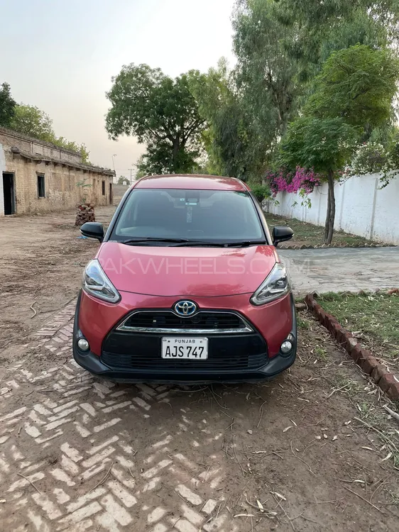 Toyota Sienta 2016 for Sale in Lahore Image-1
