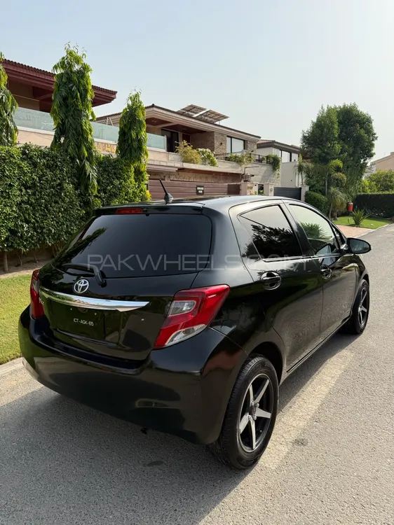Toyota Vitz 2015 for Sale in Multan Image-1