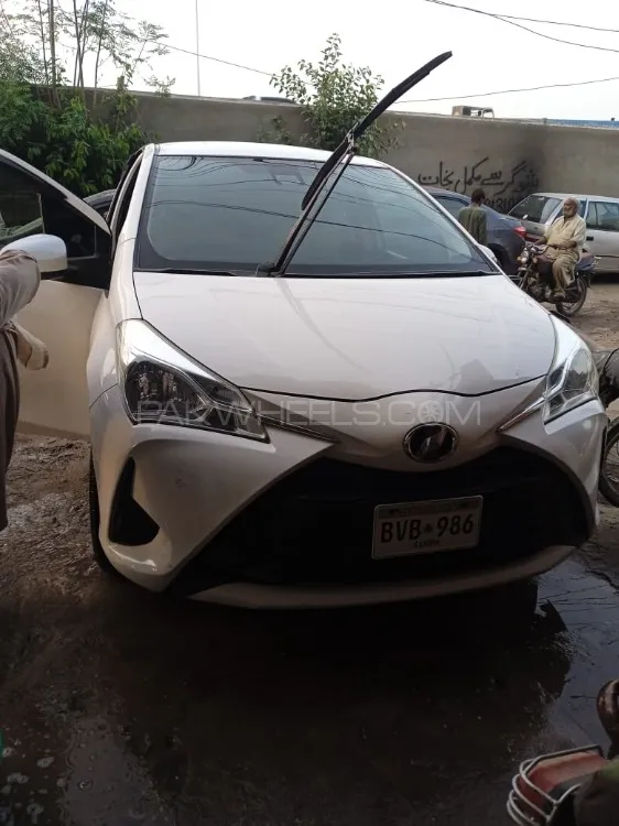 Toyota Vitz 2018 for Sale in Karachi Image-1