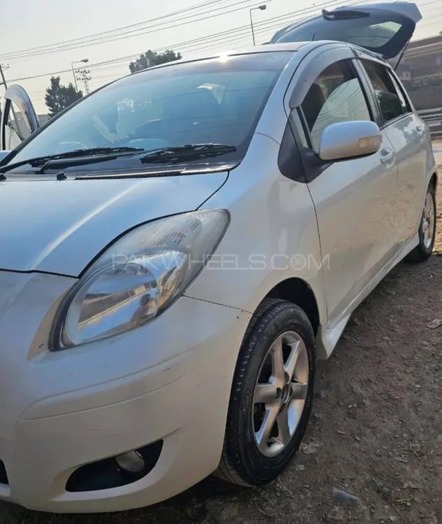 Toyota Vitz 2007 for Sale in Peshawar Image-1