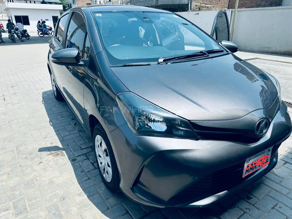 Toyota Vitz 2021 for Sale in Sargodha Image-1