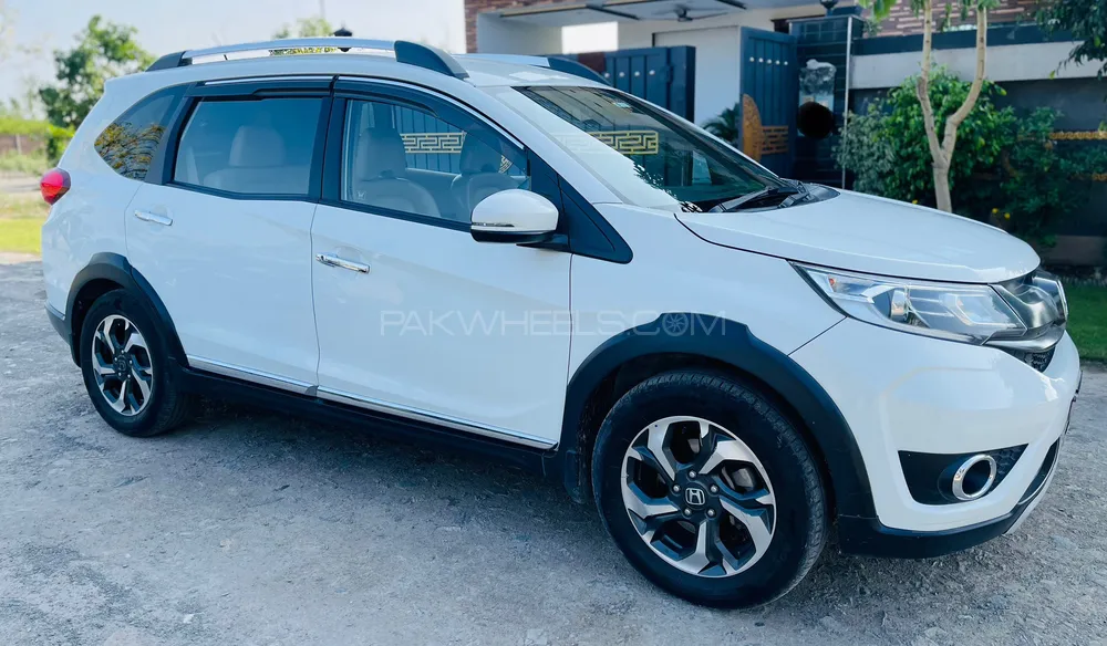 Honda BR-V 2017 for Sale in Lahore Image-1