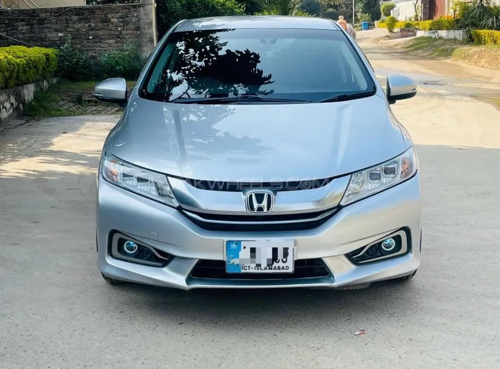 Honda Grace Hybrid 2015 for Sale in Islamabad Image-1