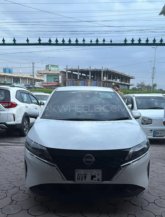 Nissan Note 2021 for Sale in Peshawar Image-1