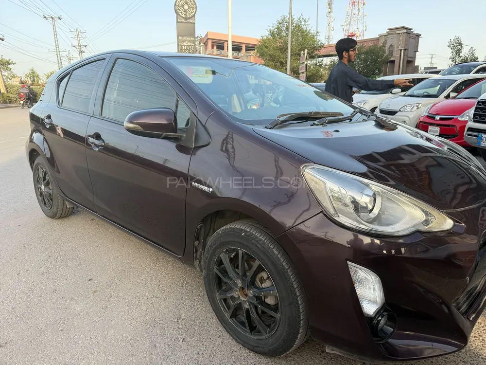 ٹویوٹا اکوا 2015 for Sale in اسلام آباد ٹویوٹا اکوا 2015 for Sale in اسلام آباد Image-2