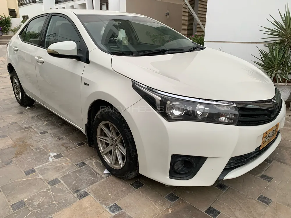 Toyota Corolla 2015 for Sale in Karachi Image-1