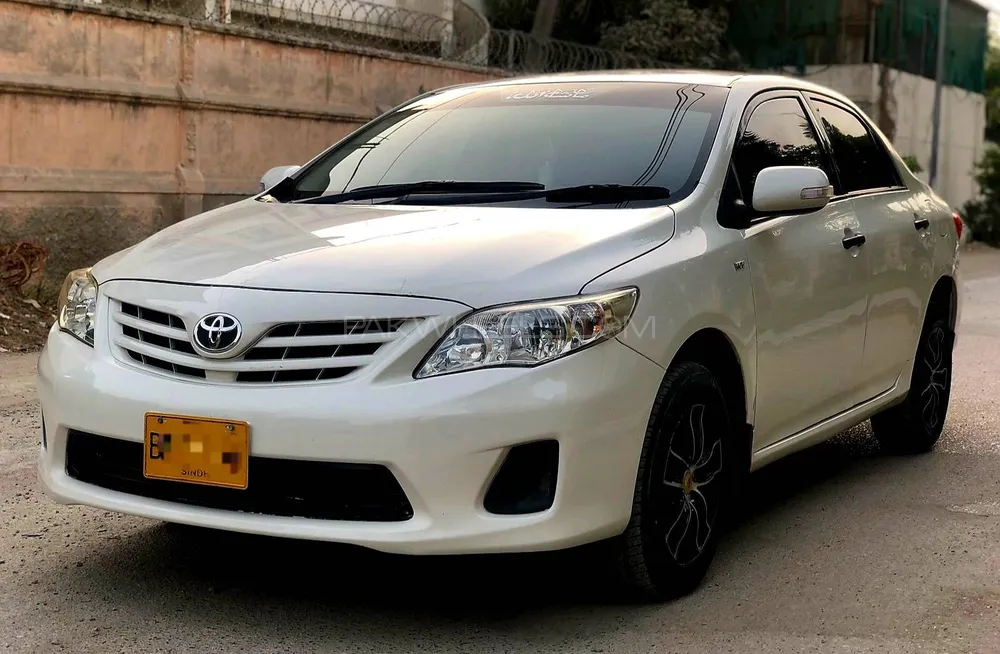 Toyota Corolla 2013 for Sale in Karachi Image-1