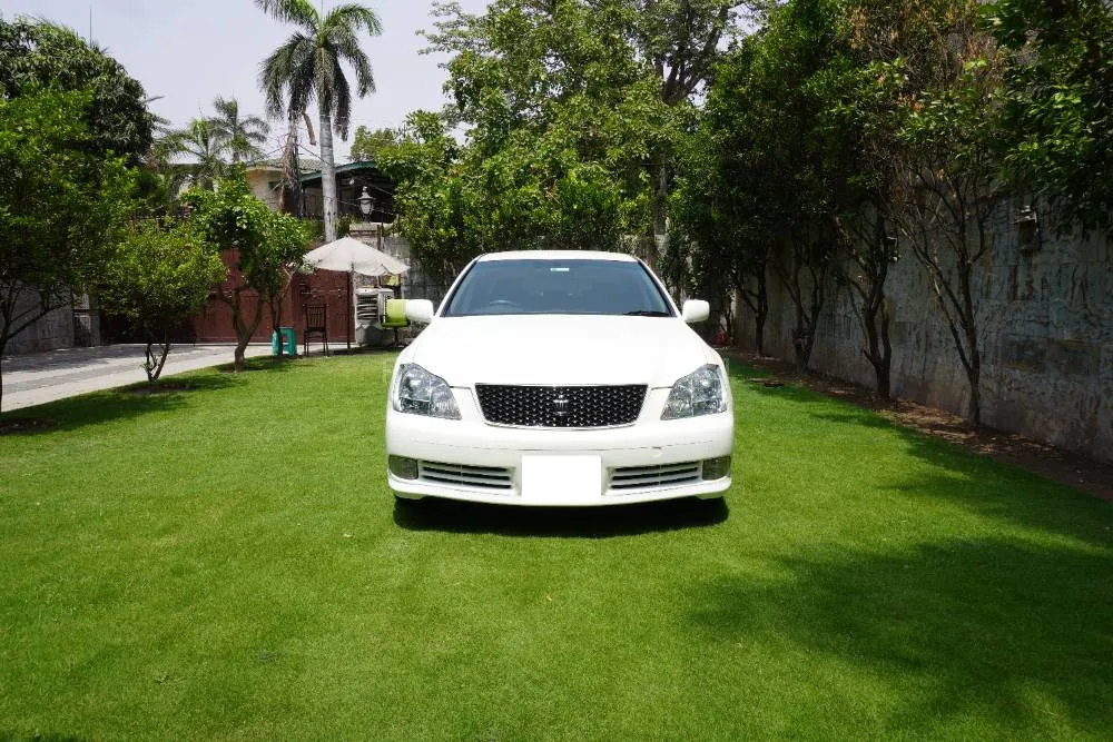 Toyota Crown 2007 for Sale in Lahore Image-1