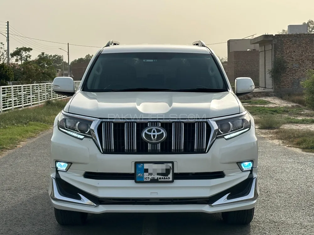 Toyota Prado 2013 for Sale in Liaqat Pur Image-1