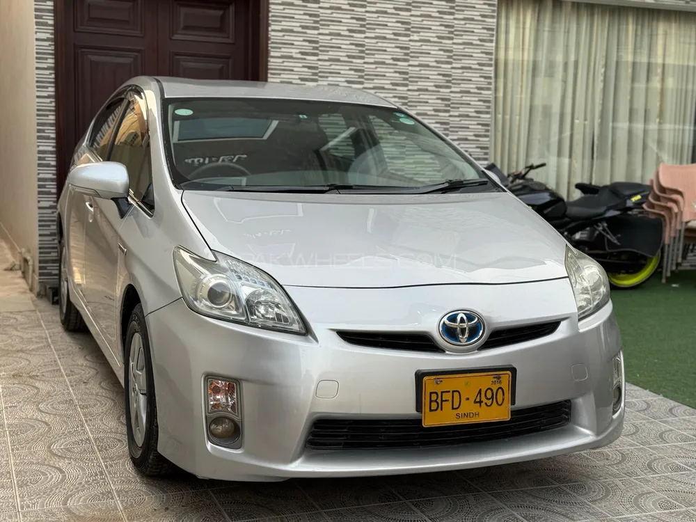 Toyota Prius 2010 for Sale in Karachi Image-1