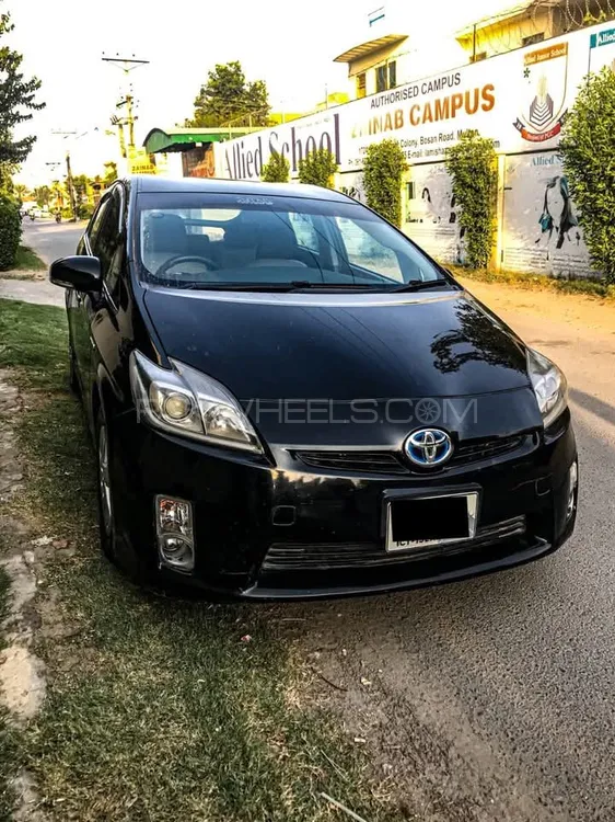Toyota Prius 2011 for Sale in Multan Image-1