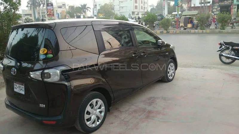 Toyota Sienta 2022 for Sale in Hyderabad Image-1
