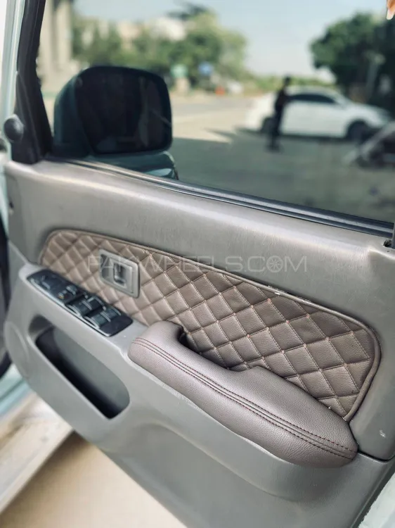 Toyota Surf 2001 for Sale in Sargodha Image-1