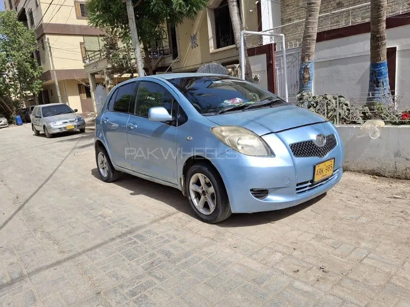 Toyota Vitz 2005 for Sale in Karachi Image-1