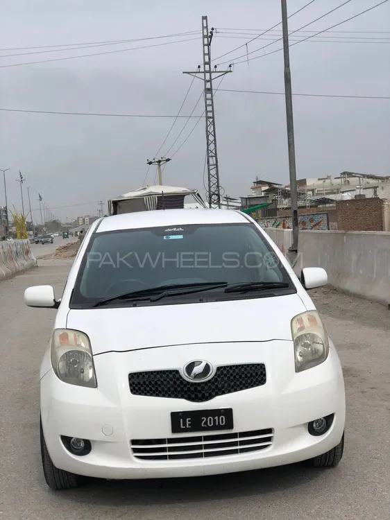 Toyota Vitz 2007 for Sale in Peshawar Image-1
