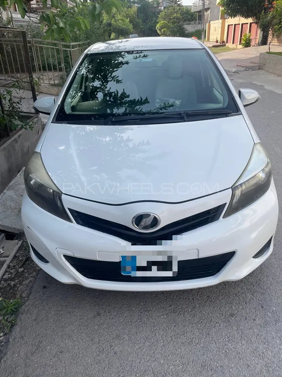 Toyota Vitz 2013 for Sale in Islamabad Image-1