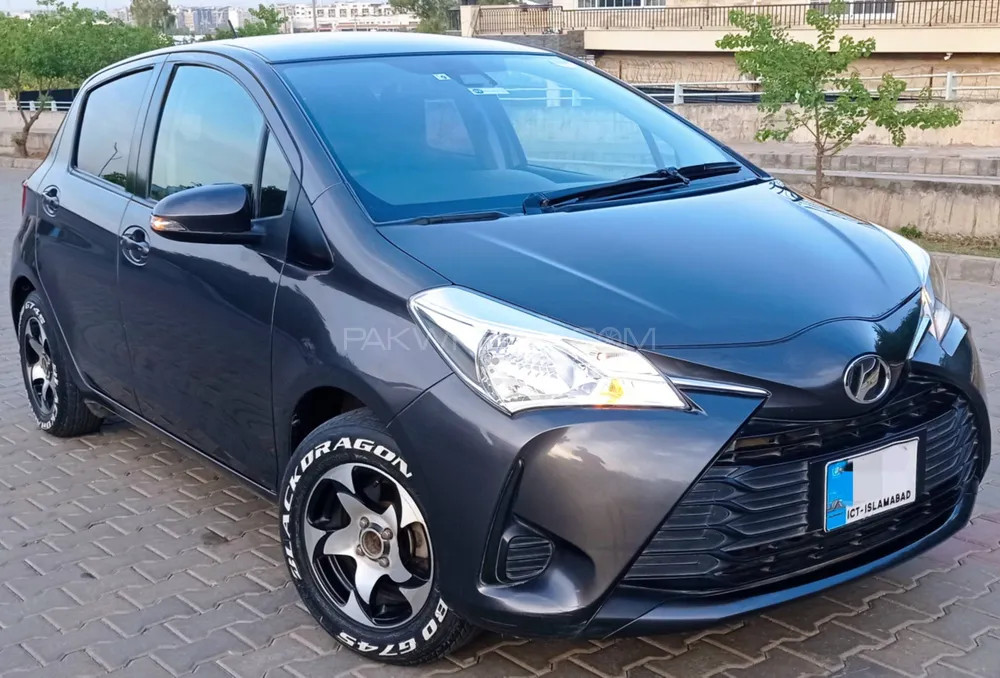 Toyota Vitz 2018 for Sale in Islamabad Image-1