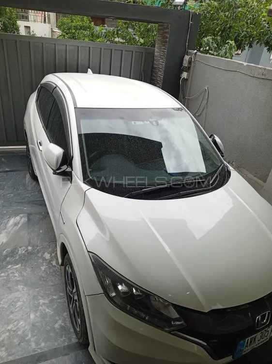 Honda Vezel 2015 for Sale in Islamabad Image-1