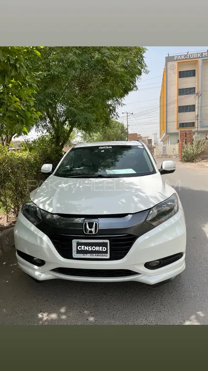 Honda Vezel 2016 for Sale in Multan Image-1