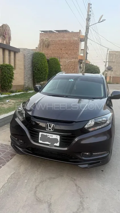 Honda Vezel 2017 for Sale in Lahore Image-1