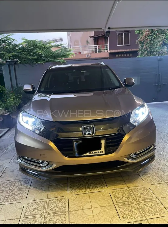 Honda Vezel 2016 for Sale in Islamabad Image-1