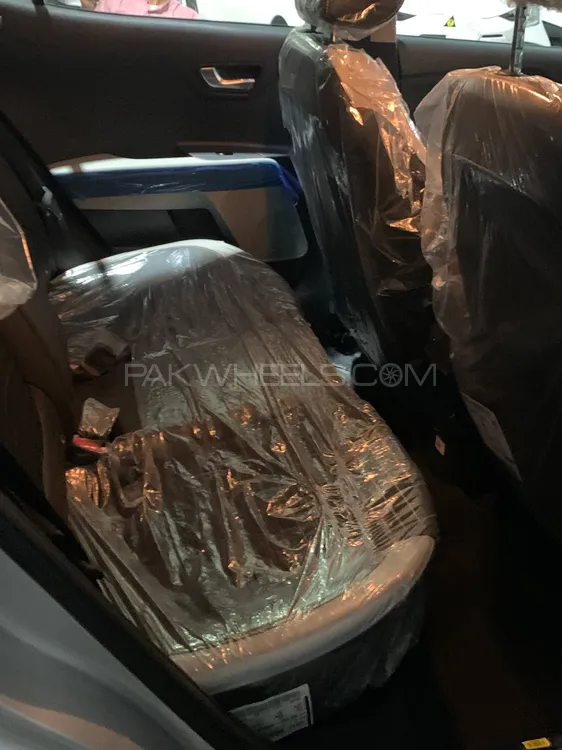 KIA Stonic 2025 for Sale in Lahore KIA Stonic 2025 for Sale in Lahore Image-3
