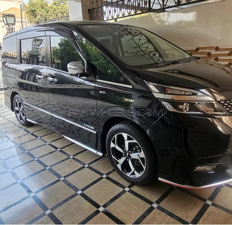 نسان سرینا 2018 for Sale in لاہور Image-1