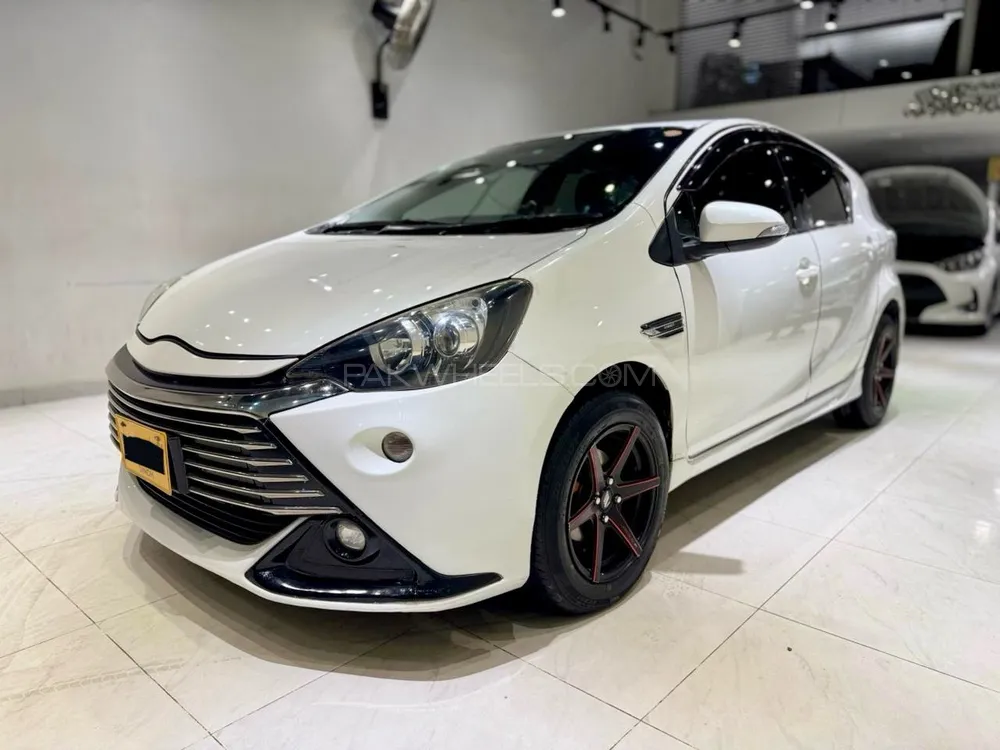 Toyota Aqua 2015 for Sale in Karachi Image-1