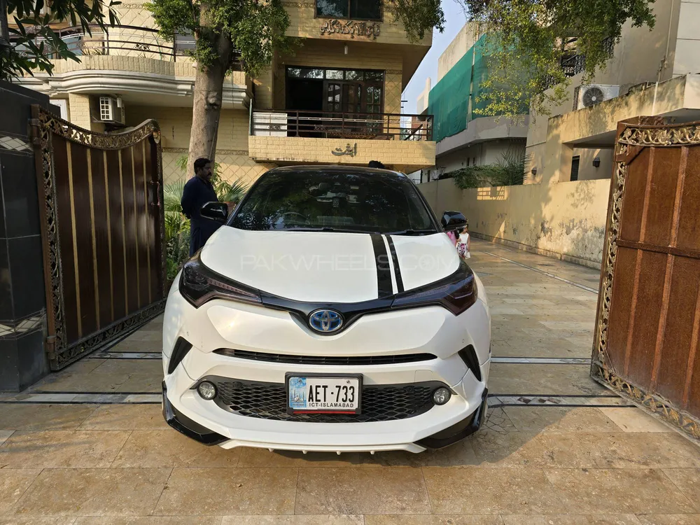 Toyota C-HR 2017 for Sale in Lahore Image-1