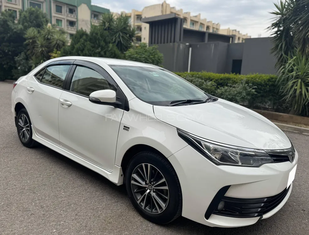Toyota Corolla 2017 for Sale in Islamabad Image-1