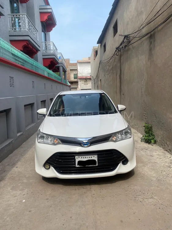 Toyota Corolla Axio 2017 for Sale in Jhang Image-1