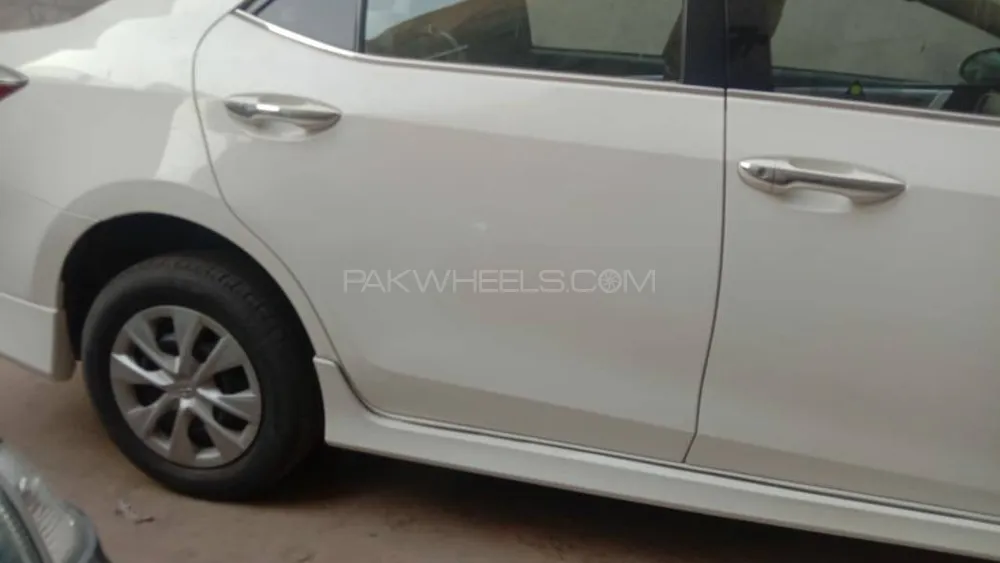 Toyota Corolla 2018 for Sale in Lahore Image-1