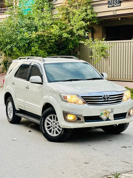 Toyota Fortuner 2013 for Sale in Lahore Image-1