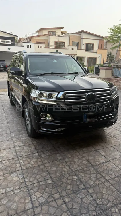 Toyota Land Cruiser 2017 for Sale in Lahore Image-1