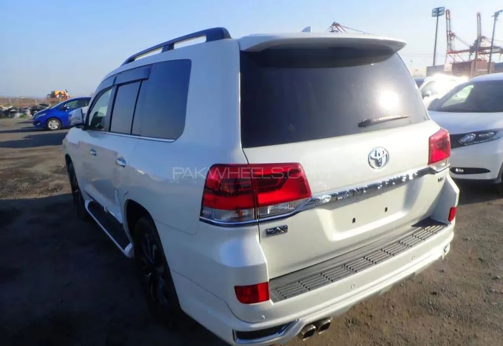 Toyota Land Cruiser 2019 for Sale in Islamabad Image-1