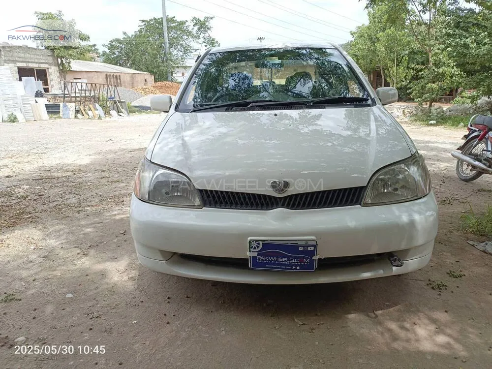Toyota Platz 2002 for Sale in Islamabad Image-1