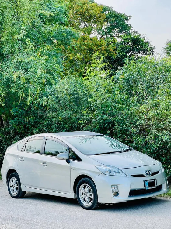 Toyota Prius 2011 for Sale in Islamabad Image-1