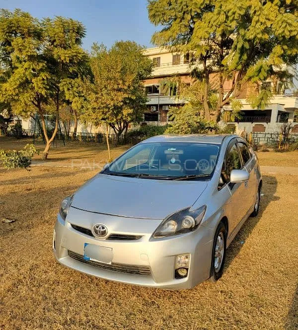 Toyota Prius 2010 for Sale in Haripur Image-1